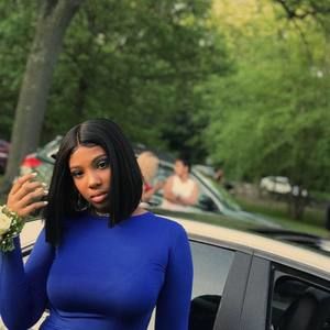 Meet your Posher, Nia